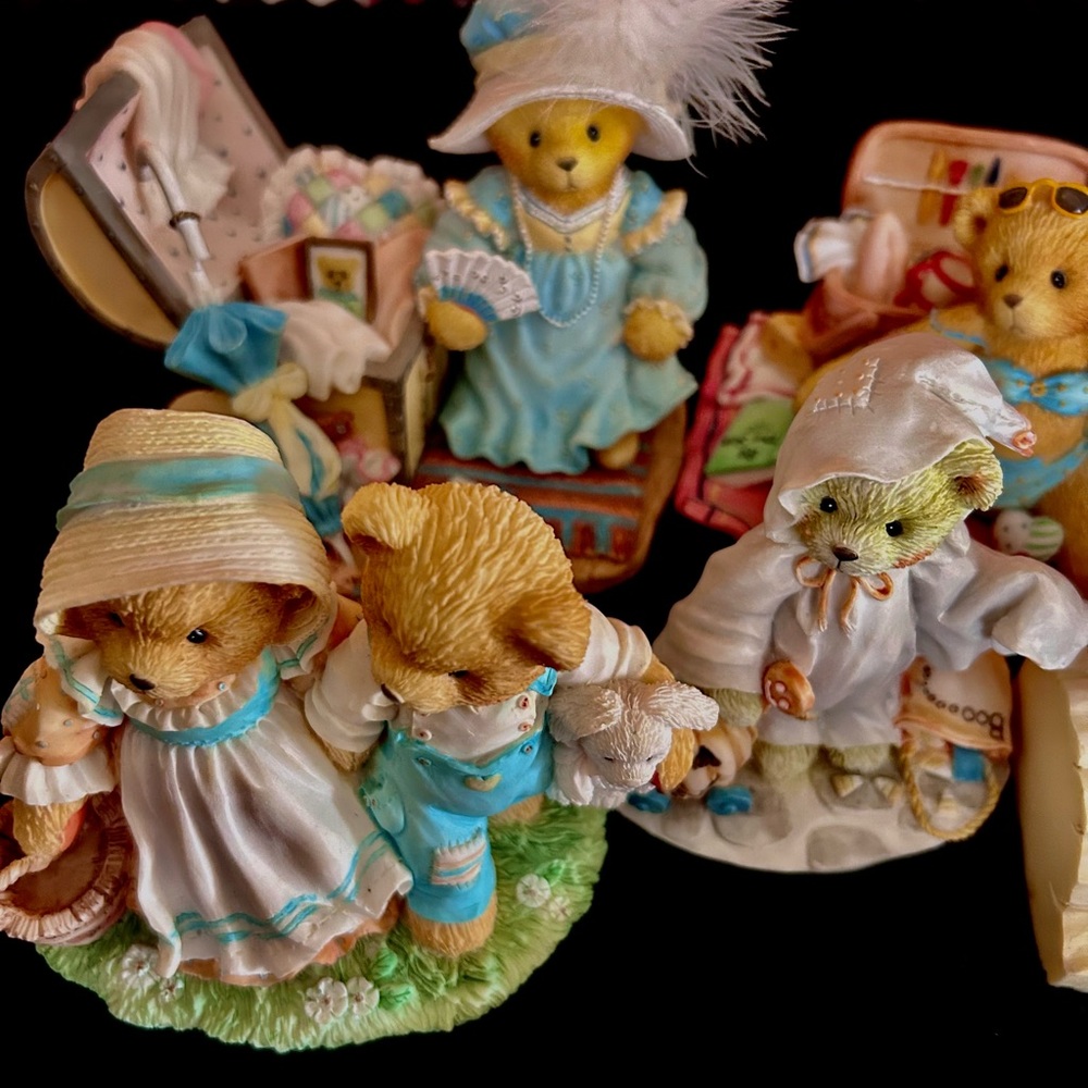6 CHERISHED TEDDY 🧸 BEARS OR BUY SEPARATELY .